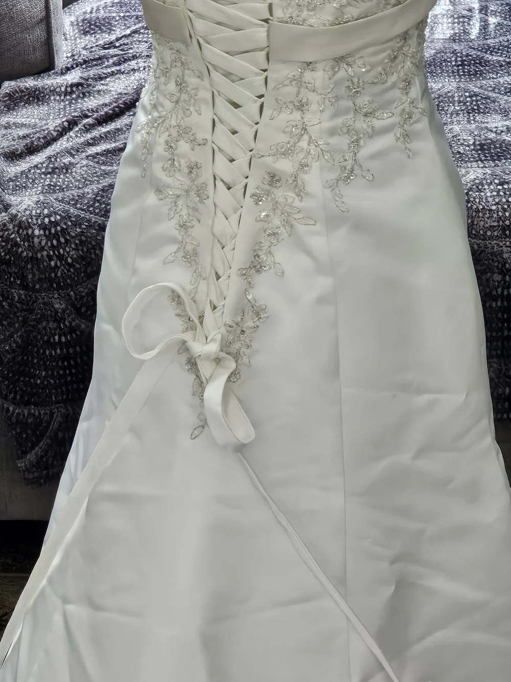DAVID'S BRIDAL COLLECTION lace wedding dress with beaded metallic lace, size 6 - Picture 12 of 17